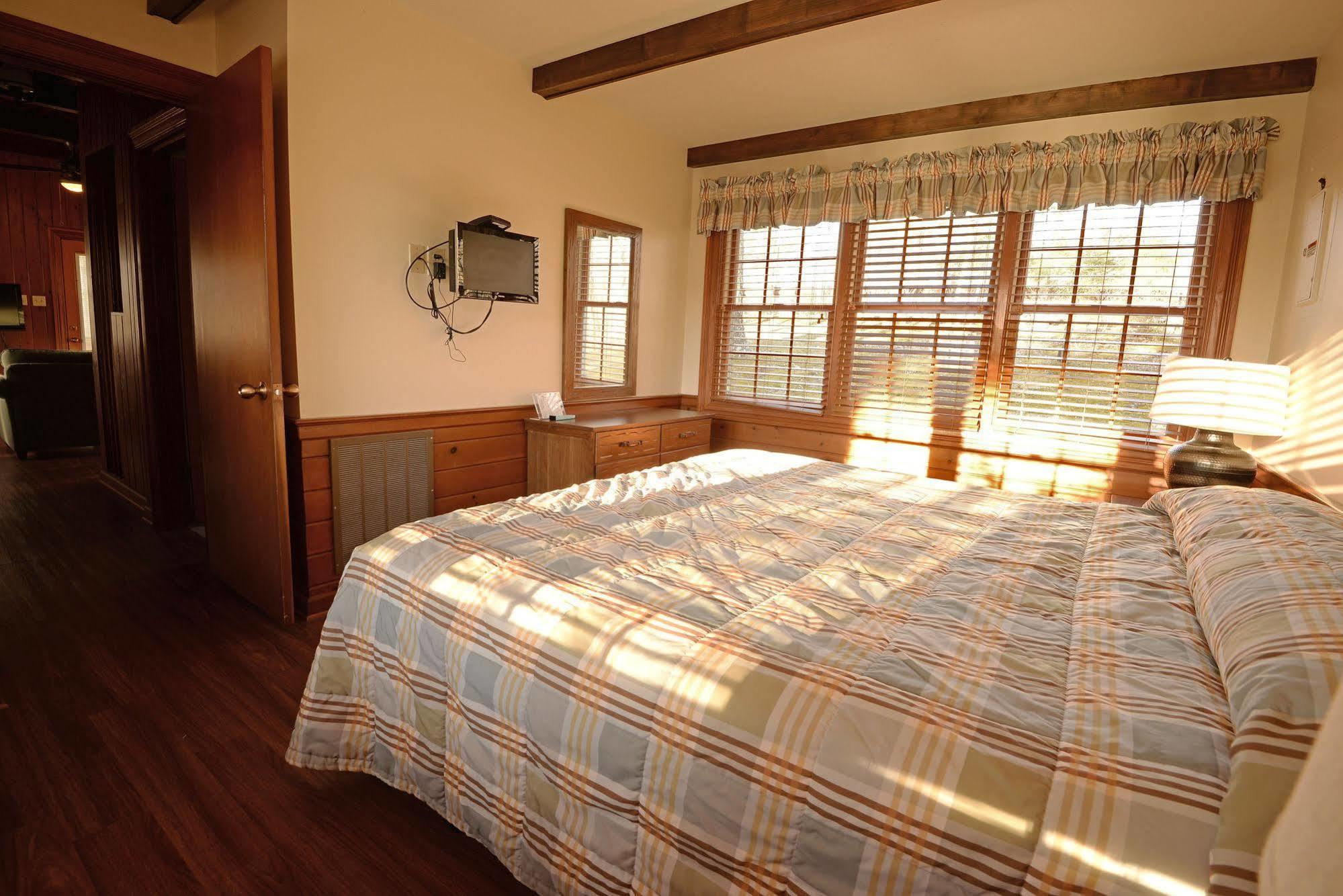 Lake Cumberland State Resort Park Jamestown Экстерьер фото